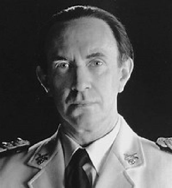 Jonathan Pryce în rolul lui Juan Peron Jonathan Pryce în rolul lui Juan Peron