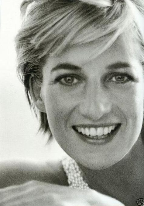 Lady Diana: „Mi-aş purta inima pe mânecă, dacă s-ar putea.”