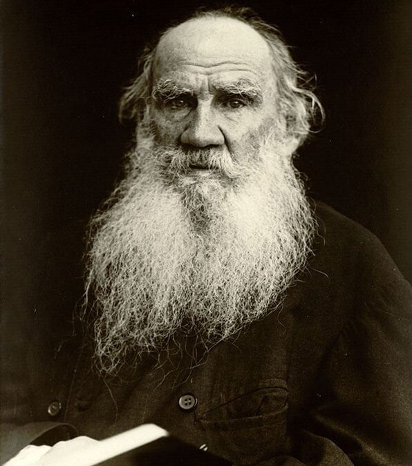 „Unica salvare de oameni e să-ți ascunzi de ei rănile.”: Lev Tolstoi